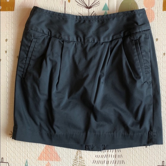 Banana Republic Dresses & Skirts - Banana Republic Women’s Gray Skirt w/ Pocket Size6